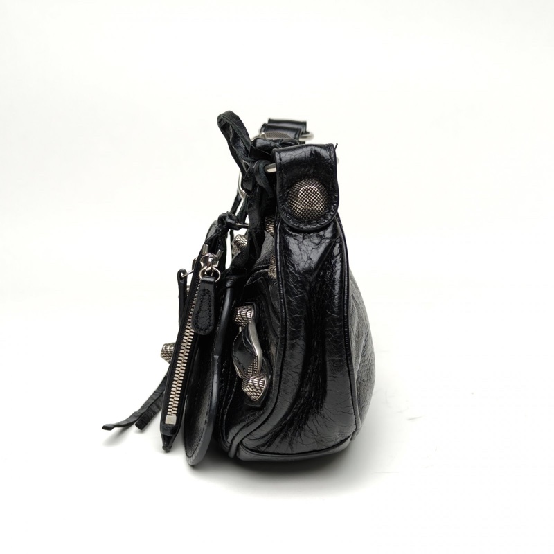 BALENCIAGA LeCagole機車月牙包黑色羊皮肩背包-1