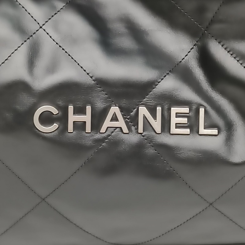 CHANEL 22Bag橫版小號38黑色牛皮晶片開銀扣肩背包-4