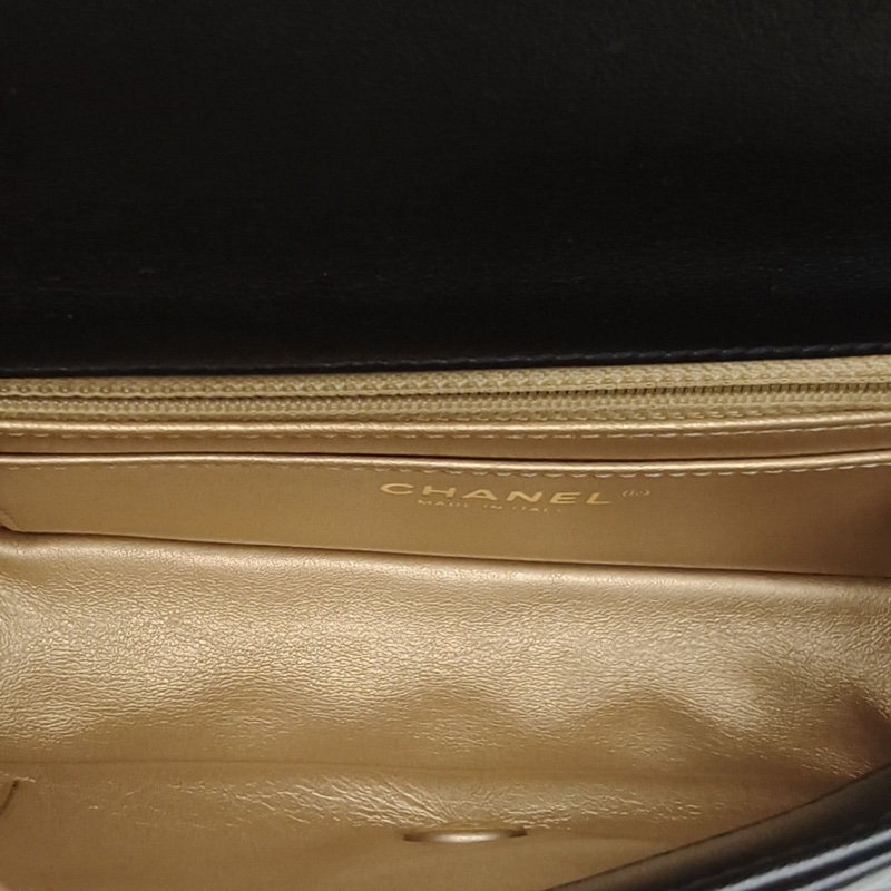 CHANEL CF口蓋包大Mini黑色羊皮30開金扣肩背包-4