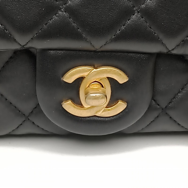 CHANEL CF口蓋包大Mini黑色羊皮30開金扣肩背包-5