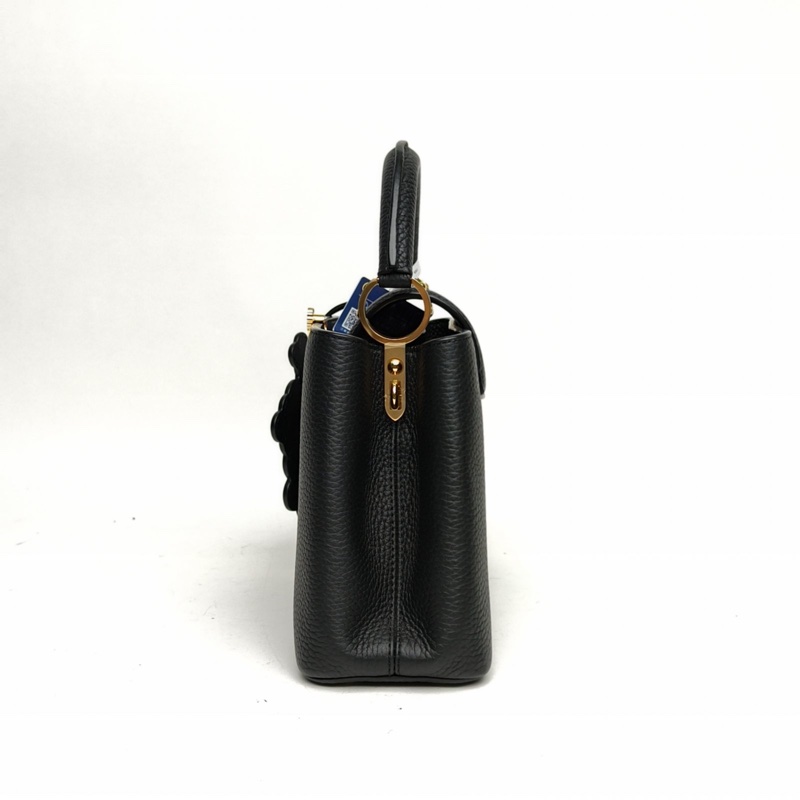 LOUIS VUITTON CapucinesBB黑色牛皮晶片花朵吊墜肩背包-1