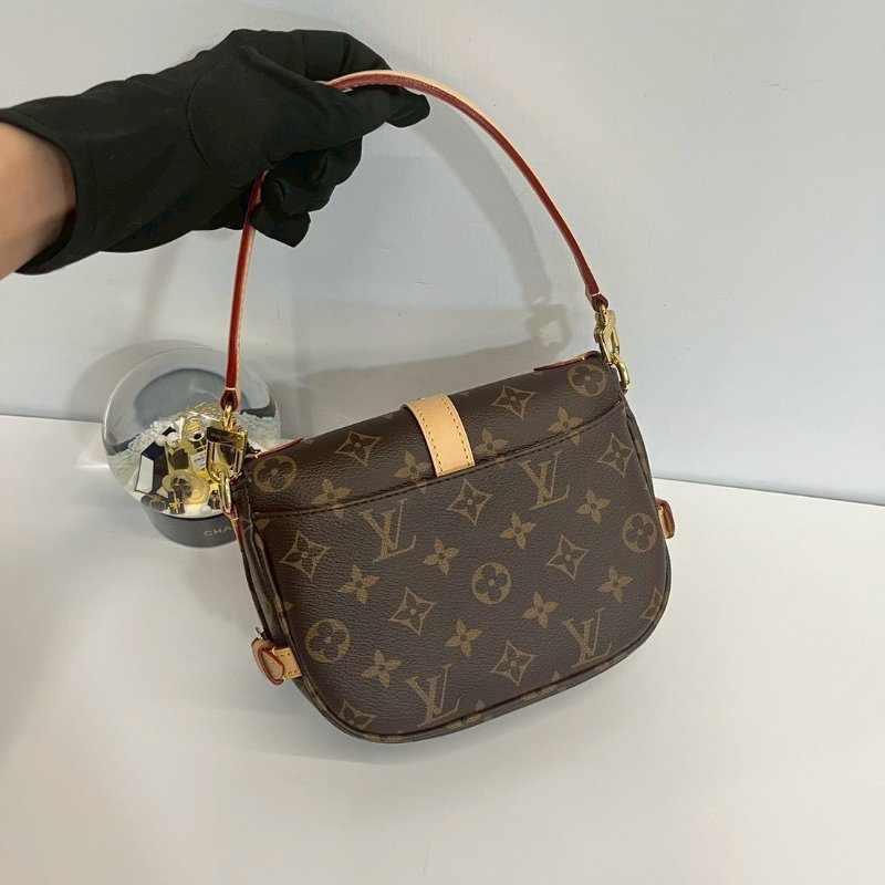 Louis Vuitton LV雙子星 Saumur BB-3