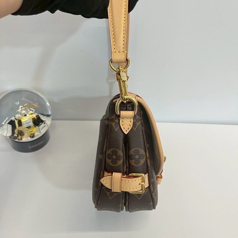 Louis Vuitton LV雙子星 Saumur BB-5