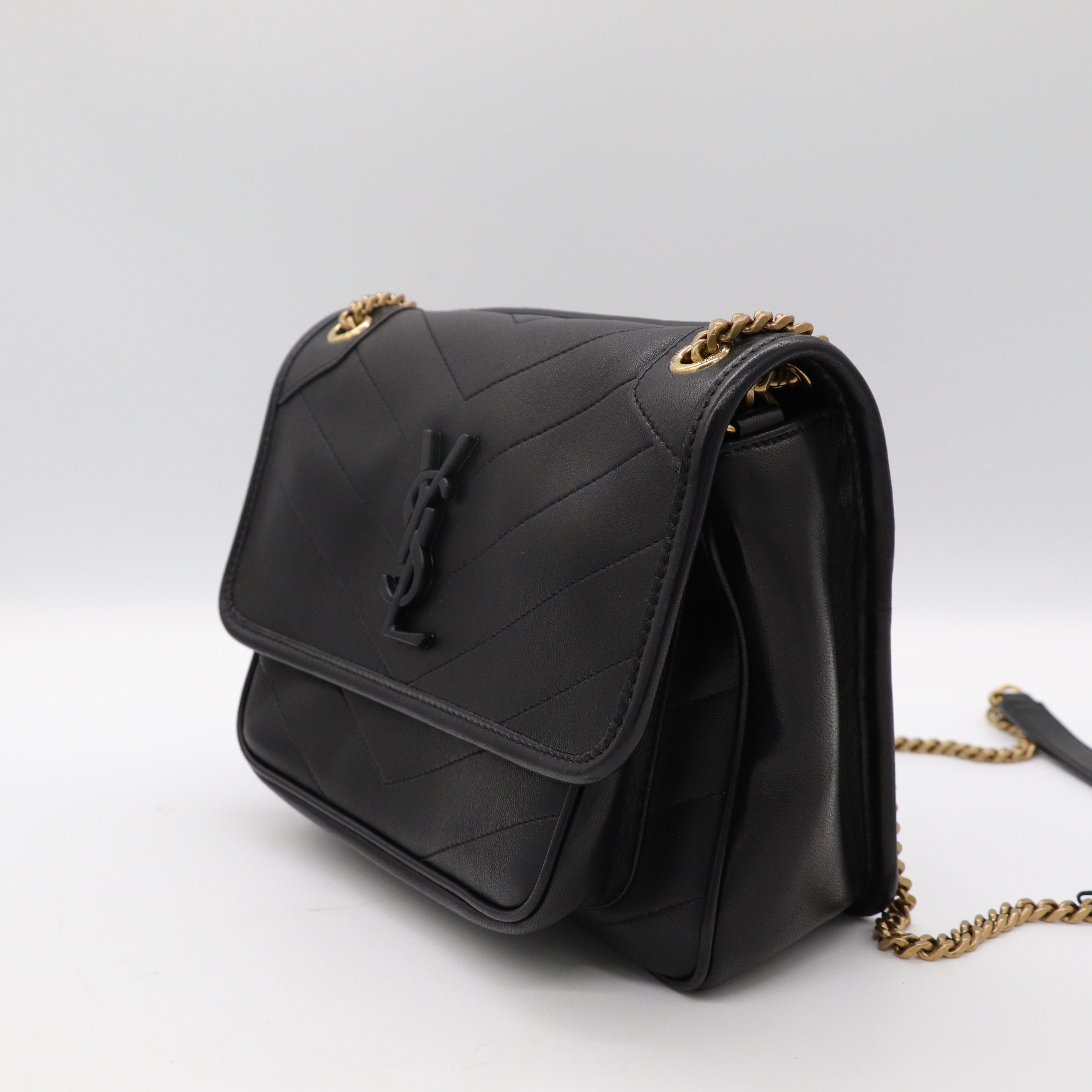 Saint Laurent YSL 聖羅蘭 NIKI 黑色 V紋 皮 郵差包 肩背包 斜背包 兩用包-3