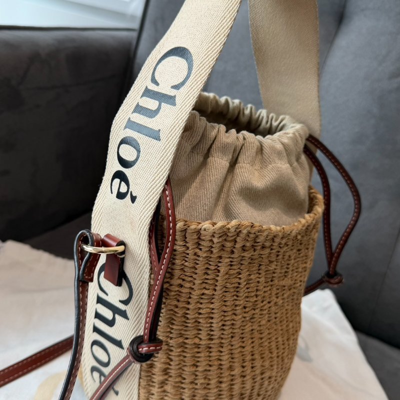 Chloe' Woody草編束口手提斜背兩用水桶包-2