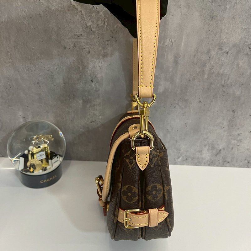 Louis Vuitton LV雙子星 Saumur BB-6