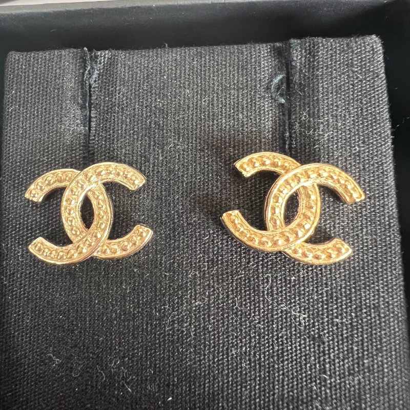 CHANEL F21-A 立體圓點雙C耳環-1