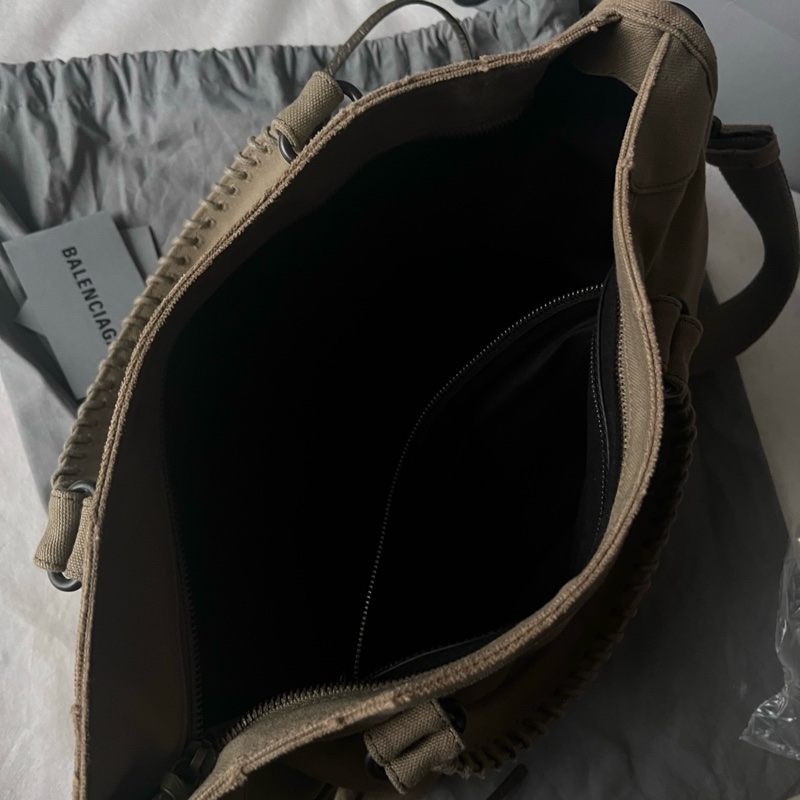 99新Balenciaga/巴黎世家新款卡其色帆布LeCity手提包單肩包斜挎包 ✅正品-6