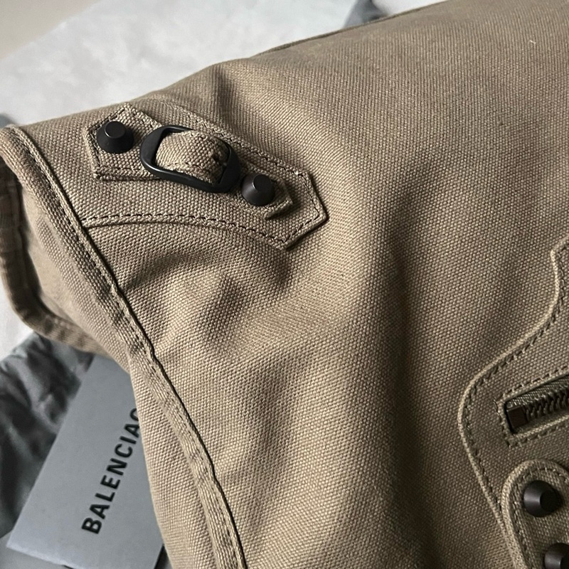 99新Balenciaga/巴黎世家新款卡其色帆布LeCity手提包單肩包斜挎包 ✅正品-7