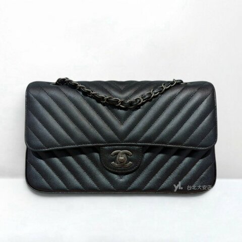 A13223-CHANEL COCO25炫彩荔枝牛皮山形紋復古銀釦口蓋包A01112