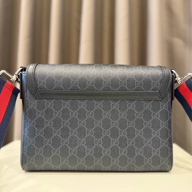 (極新甜價)Gucci GG Supreme黑灰帆布皮革掀蓋斜揹包-1
