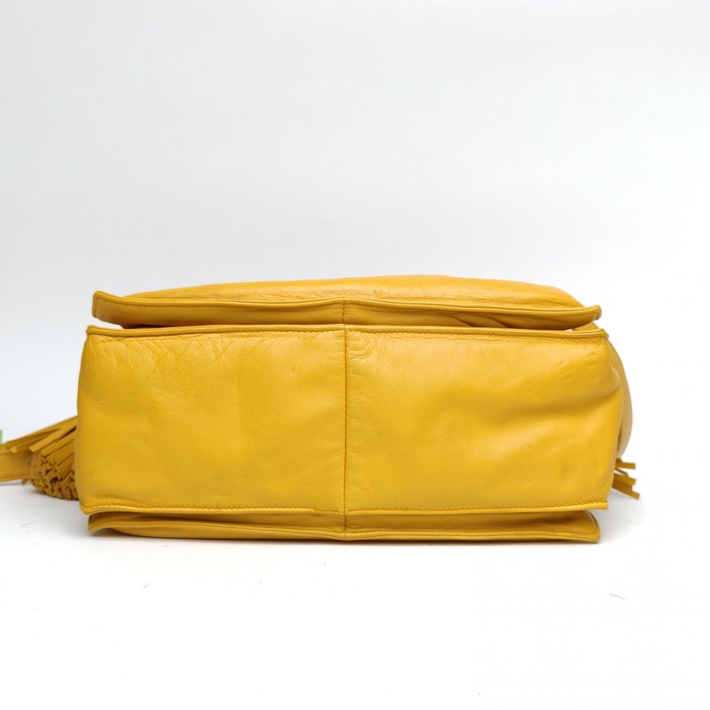 LOEWE 黃色羊皮銀扣流蘇福袋肩背包-3