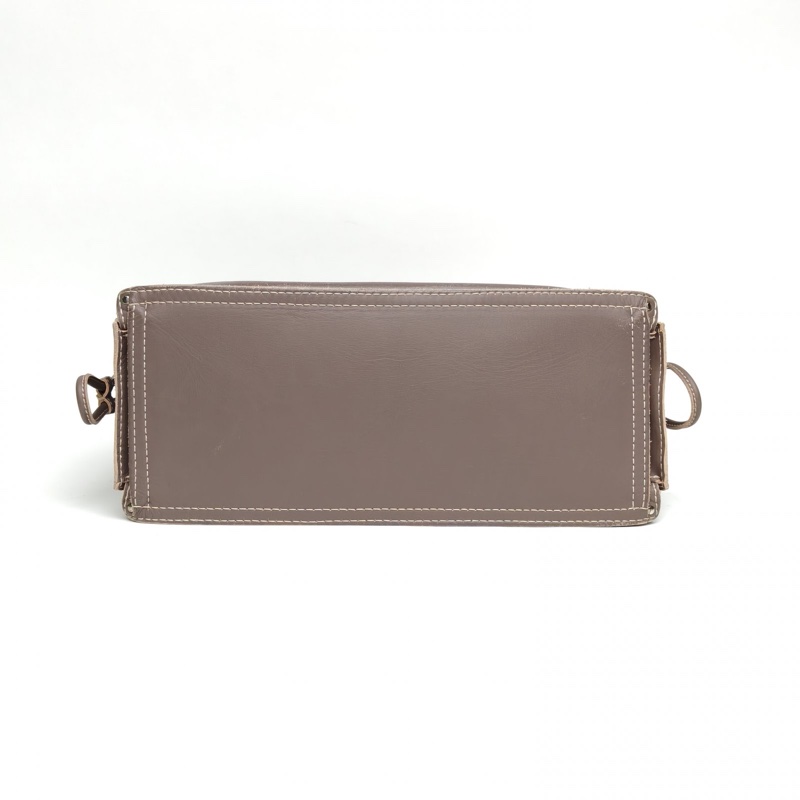 LOEWE 褐色牛皮銀扣Amazona鏤空托特包肩背包-3