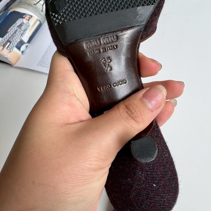 ◡̎ 復古ෆ可愛◡̎ MIUMIU黑色拚紅色高跟涼鞋35.5-9