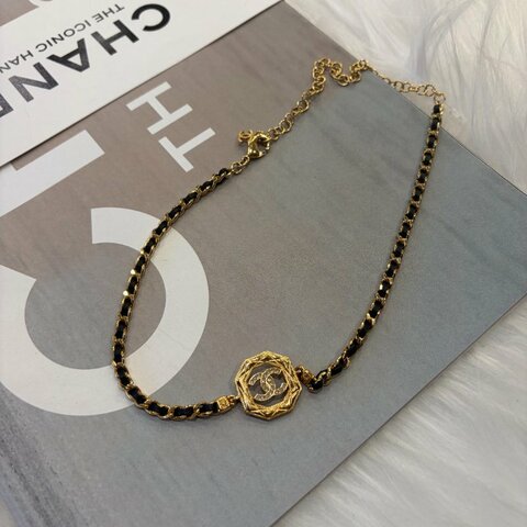 CHANEL 皮穿鍊雙C項鍊金