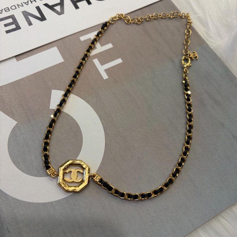 CHANEL 皮穿鍊雙C項鍊金-1