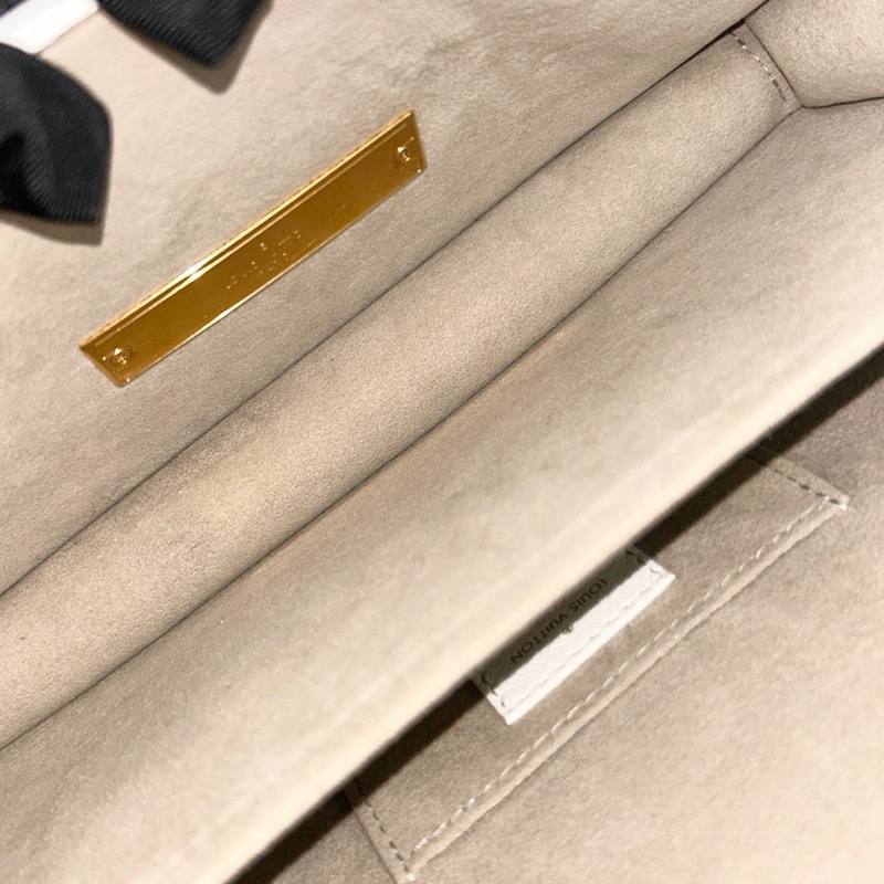 98新🆕Louis Vuitton/路易威登 達芙妮網球系列法棍白色全皮鏤空單肩包斜挎包雙肩帶 芯片款 金扣 ✅正品-7