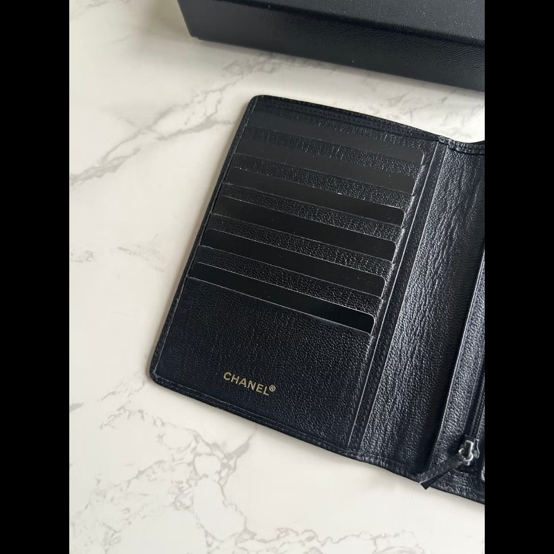 【LA LUNE】稀有中古二手Chanel黑色皮革中短夾旅行護照套錢包男女小手拿袋-4
