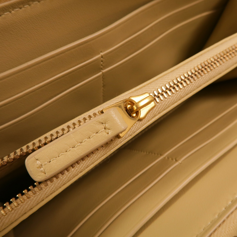 BOTTEGA VENETA 羊皮皮革Zipper Long Wallet長錢包-15