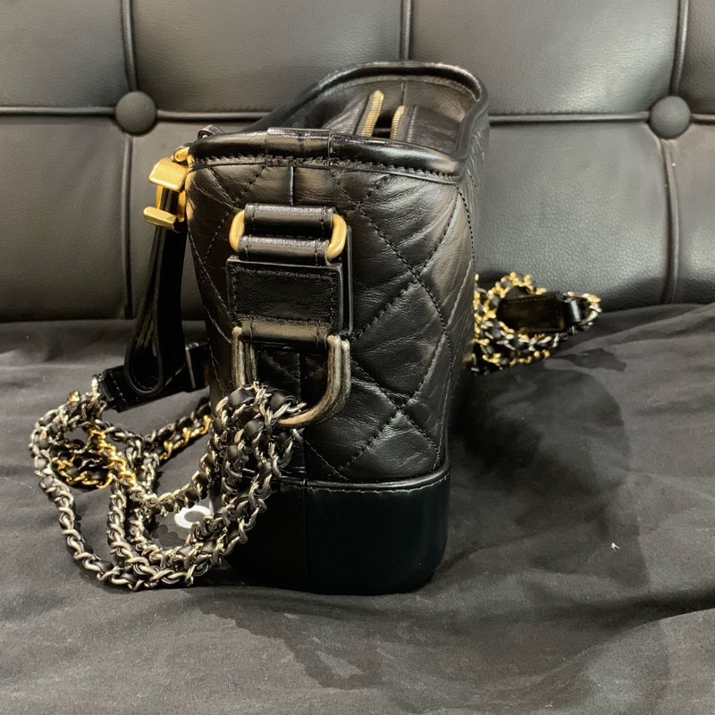 Chanel 香奈兒Gabrielle 流浪包黑金配色 牛皮 小號-3
