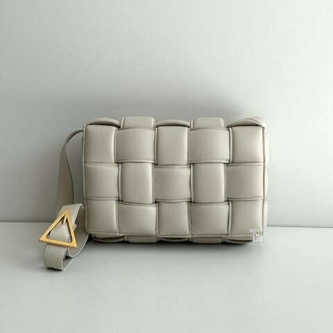 98新🆕 Bottega Veneta Cassette 15格 米白色金釦