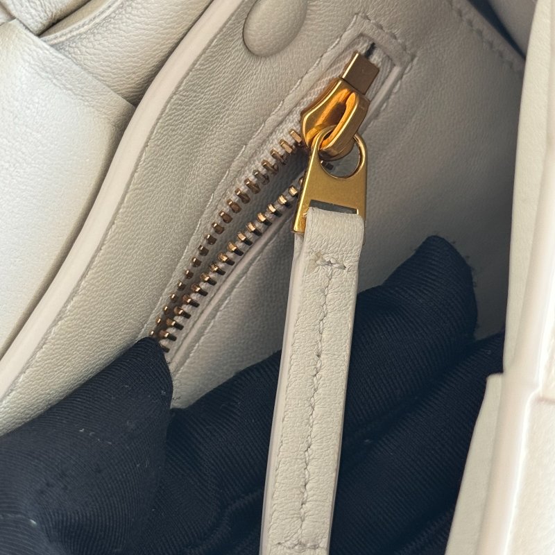 98新🆕 Bottega Veneta Cassette 15格 米白色金釦-12