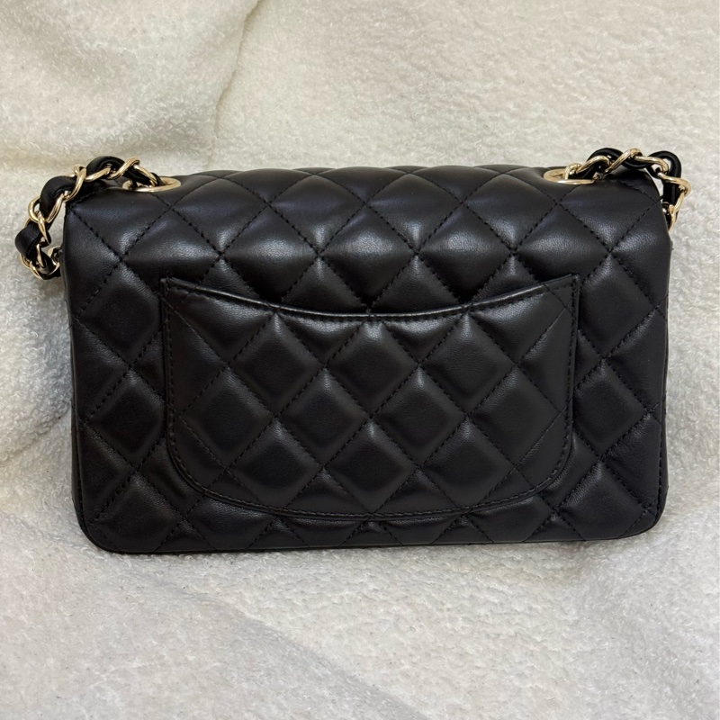(台灣購證🇹🇼全配) Chanel mini coco 20 黑金羊皮-1