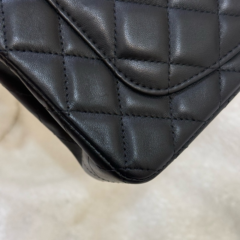 (台灣購證🇹🇼全配) Chanel mini coco 20 黑金羊皮-7