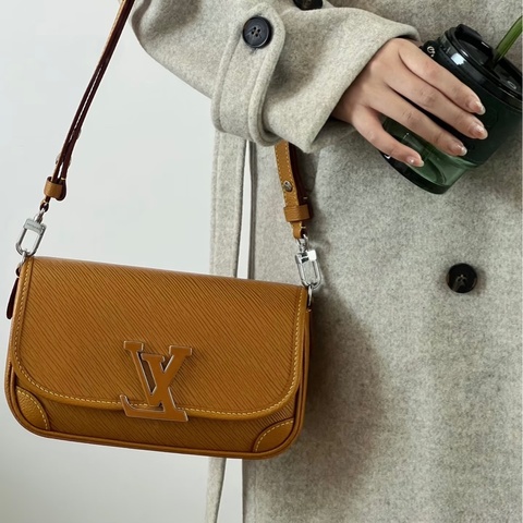 LV 💛EPI牛皮Buci法棍包M59459（超新