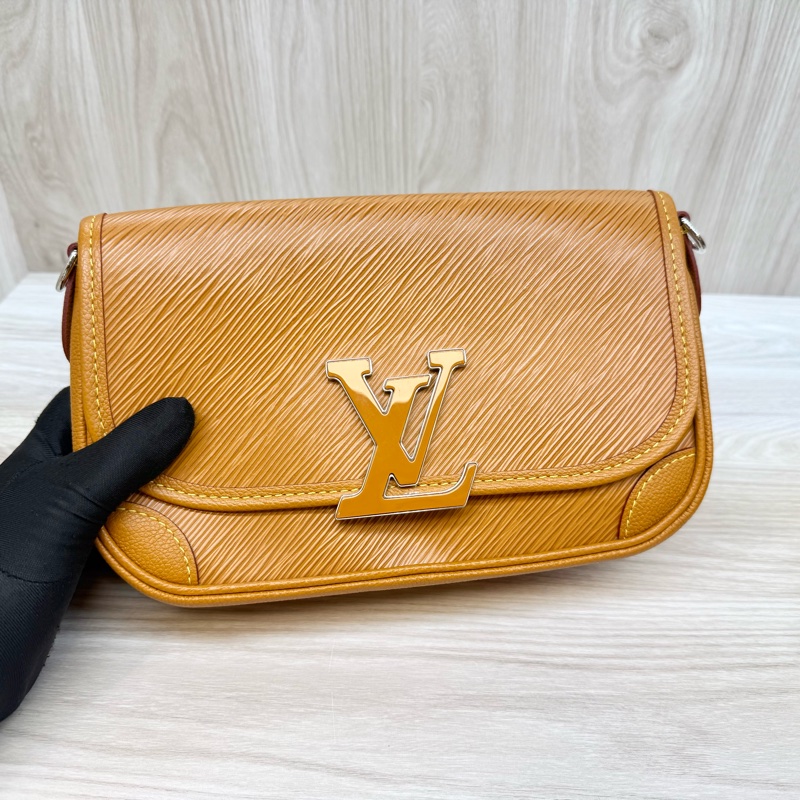 LV 💛EPI牛皮Buci法棍包M59459(超新-8