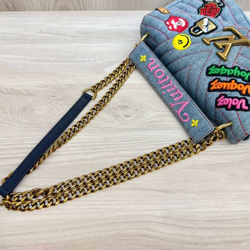 LV童趣風✨丹寧街頭圖章New Wave Chain MM M52566-9