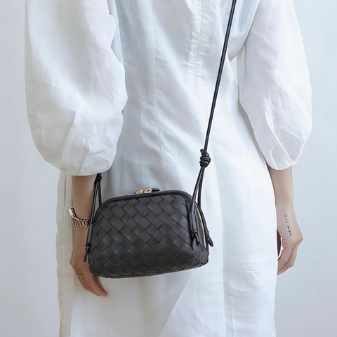 BV🤎深咖羊皮Concert Pouch 794258