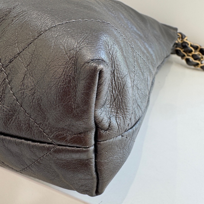 🆕98新 CHANEL香奈兒 22bag 小號 槍灰銀 油蠟牛皮 垃圾袋單肩包斜挎包 22年芯片 金扣 底長30cm✅正品-6