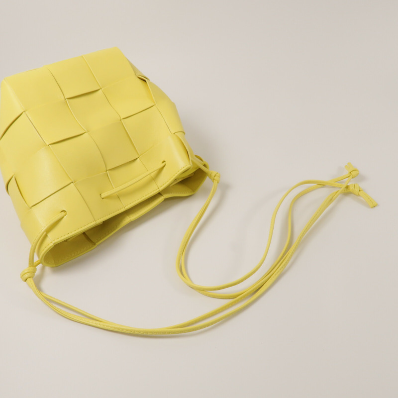 BOTTEGA VENETA 羊皮皮革Cassette Bucket肩背袋-6