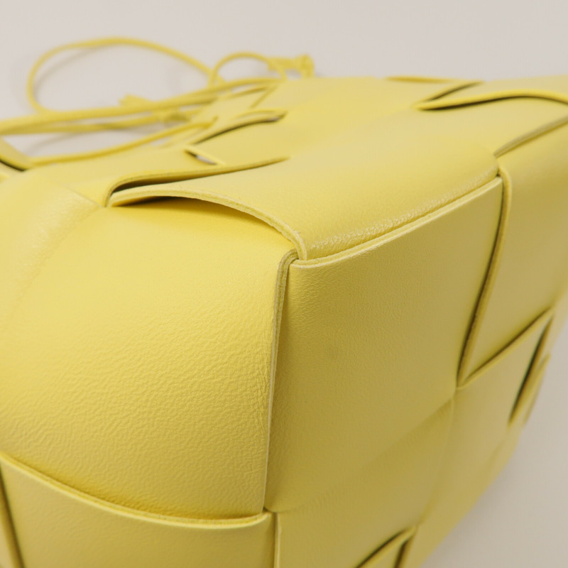 BOTTEGA VENETA 羊皮皮革Cassette Bucket肩背袋-7