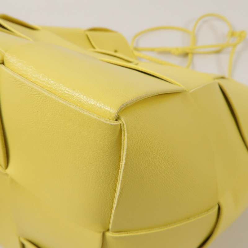 BOTTEGA VENETA 羊皮皮革Cassette Bucket肩背袋-8