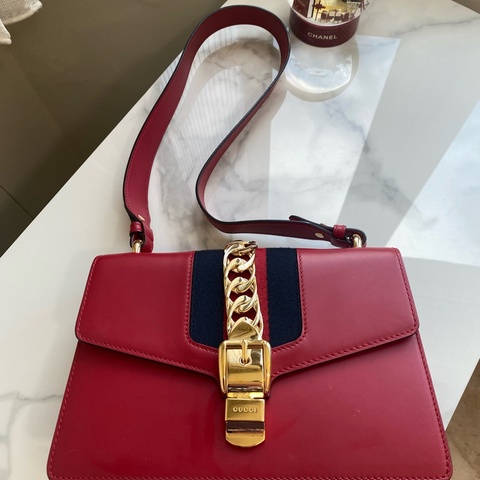 Gucci 紅色塞爾維亞 中號