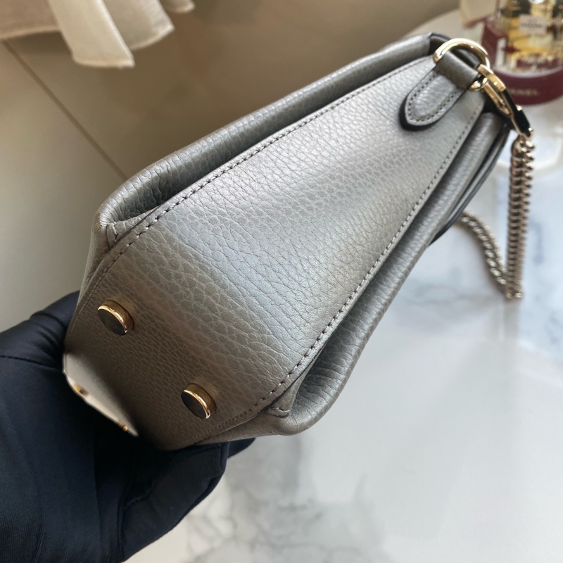Gucci 大象灰風琴包 荔枝紋郵差包 中號-6