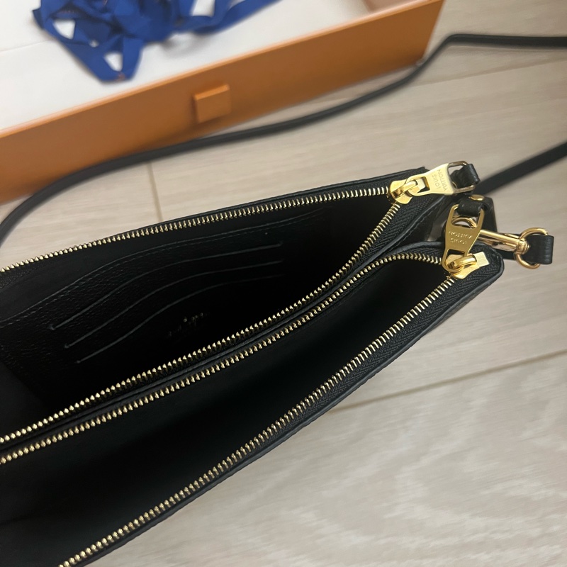 Louis Vuitton M80787 經典Double Zip Pochette系列經典Mon-4