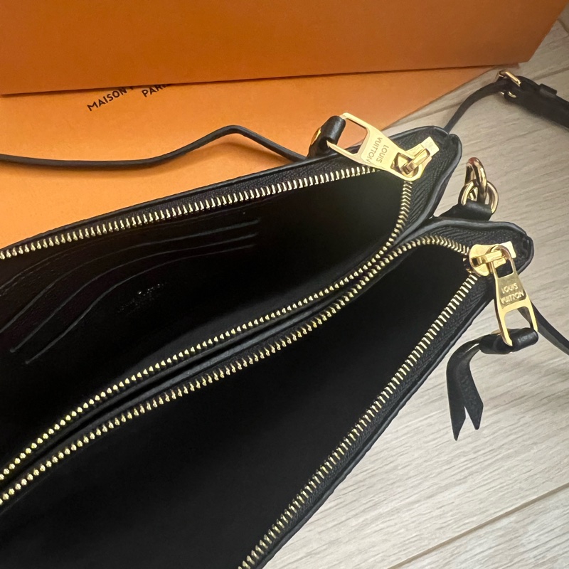 Louis Vuitton M80787 經典Double Zip Pochette系列經典Mon-5