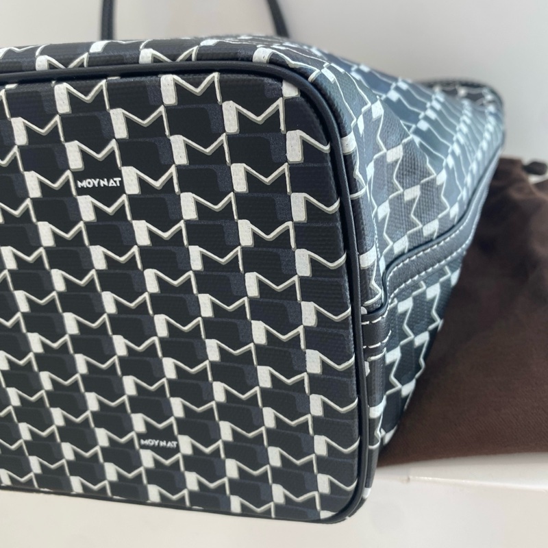 ✨MOYNAT x Labubu莫奈聯名托特包單肩包手提包購物袋 黑白老花款 全新 底長32cm💛正品-6