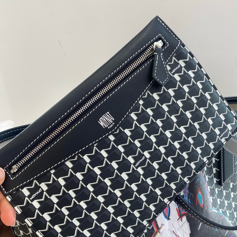 ✨MOYNAT x Labubu莫奈聯名托特包單肩包手提包購物袋 黑白老花款 全新 底長32cm💛正品-7