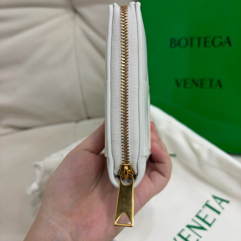 超便宜!Bottega Veneta Cassette 奶白編織長夾 銀包 錢包-2
