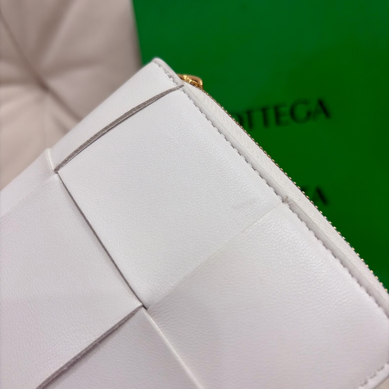超便宜!Bottega Veneta Cassette 奶白編織長夾 銀包 錢包-8