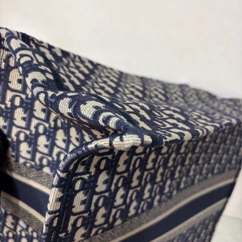 DIOR M1286 米棕色和藍色 Dior Oblique 刺繡 Book Tote 大型托特包-7