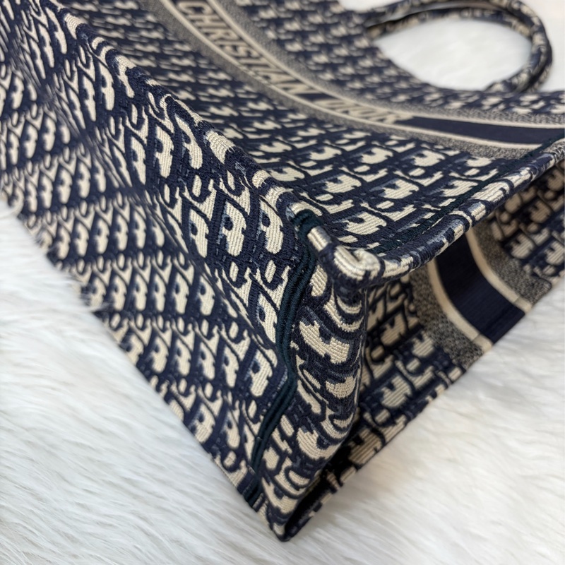 DIOR M1286 米棕色和藍色 Dior Oblique 刺繡 Book Tote 大型托特包-8