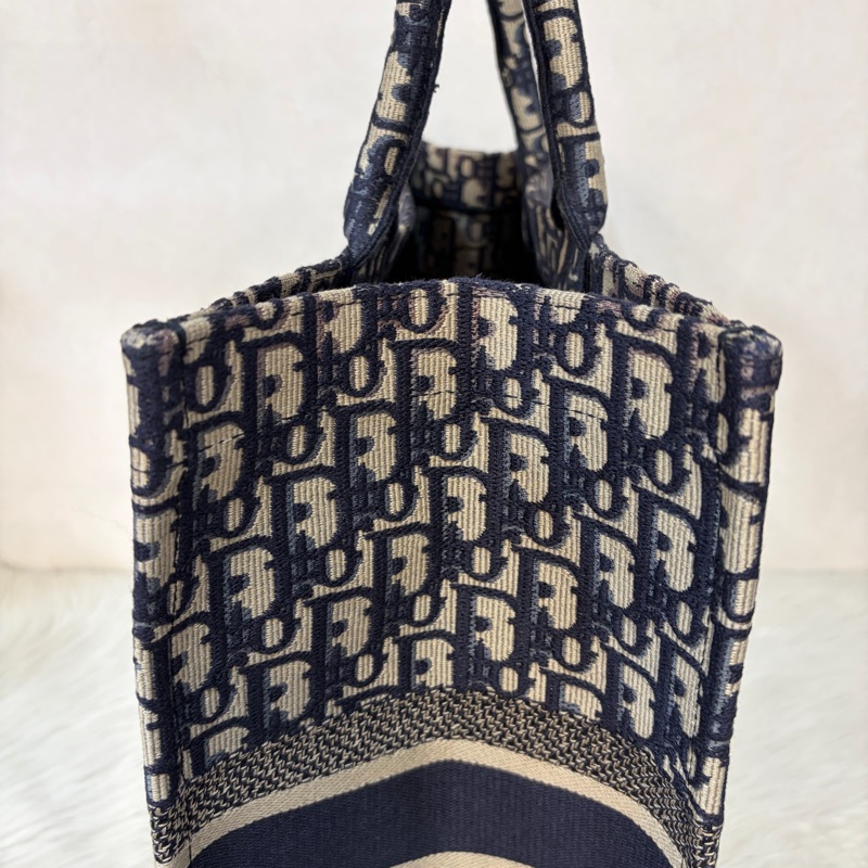 DIOR M1286 米棕色和藍色 Dior Oblique 刺繡 Book Tote 大型托特包-15
