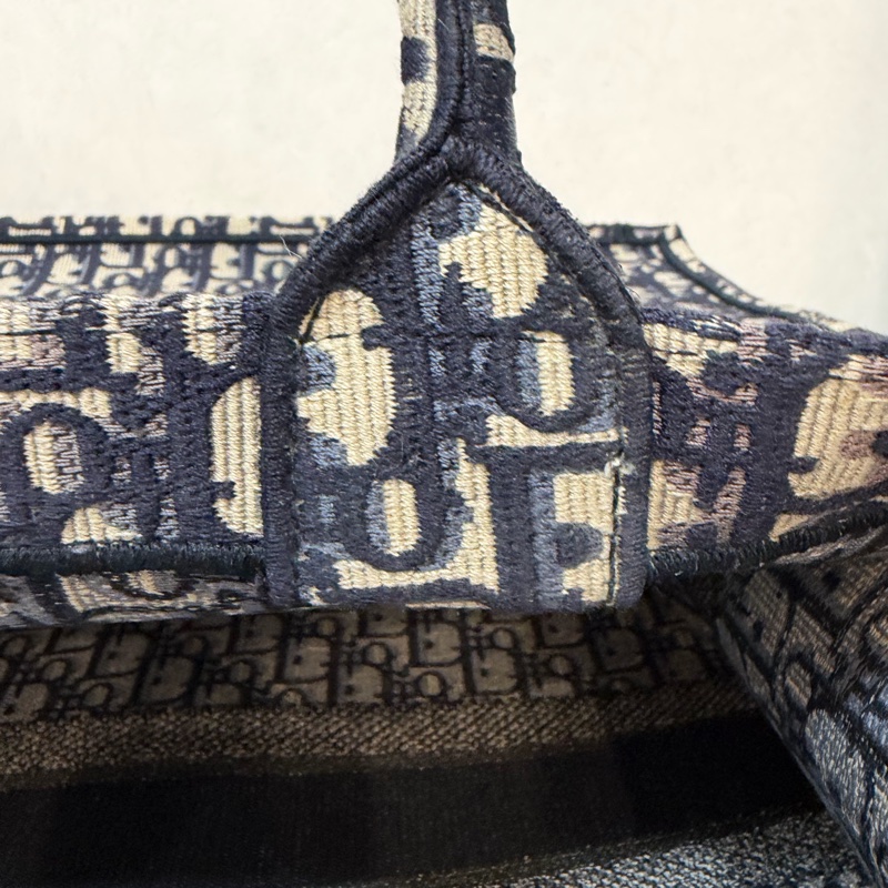 DIOR M1286 米棕色和藍色 Dior Oblique 刺繡 Book Tote 大型托特包-23