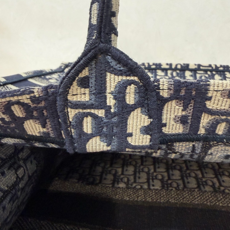 DIOR M1286 米棕色和藍色 Dior Oblique 刺繡 Book Tote 大型托特包-24