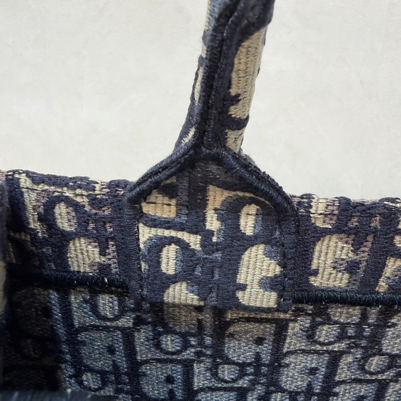 DIOR M1286 米棕色和藍色 Dior Oblique 刺繡 Book Tote 大型托特包-26